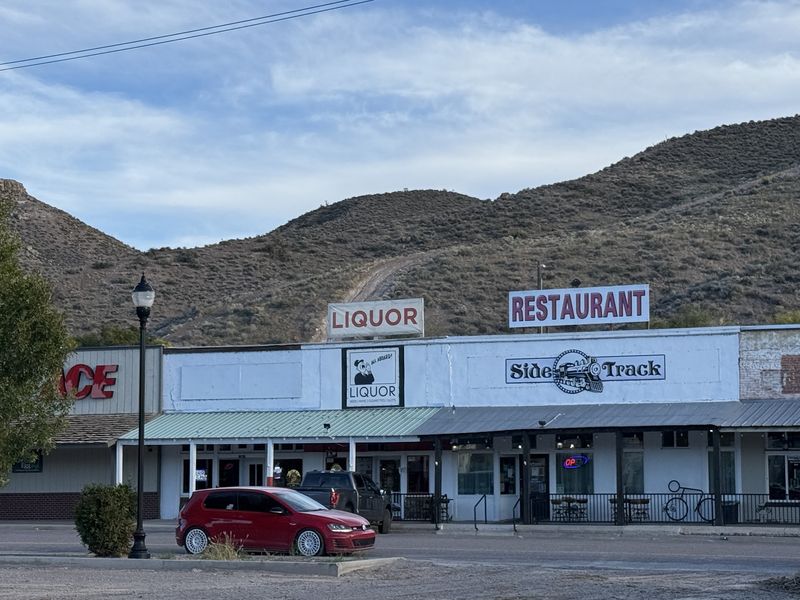 Side Track Restaurant
