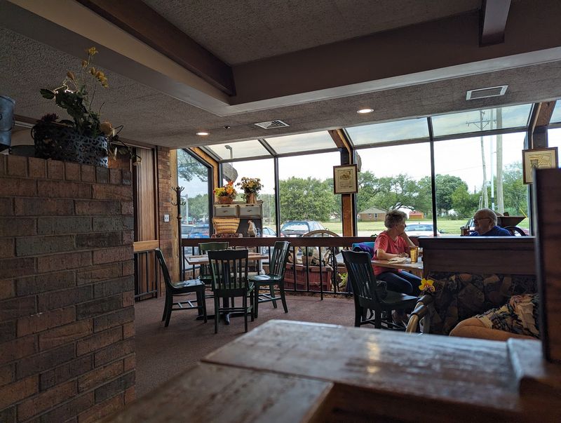 Timing Your Visit For A Calmer Table