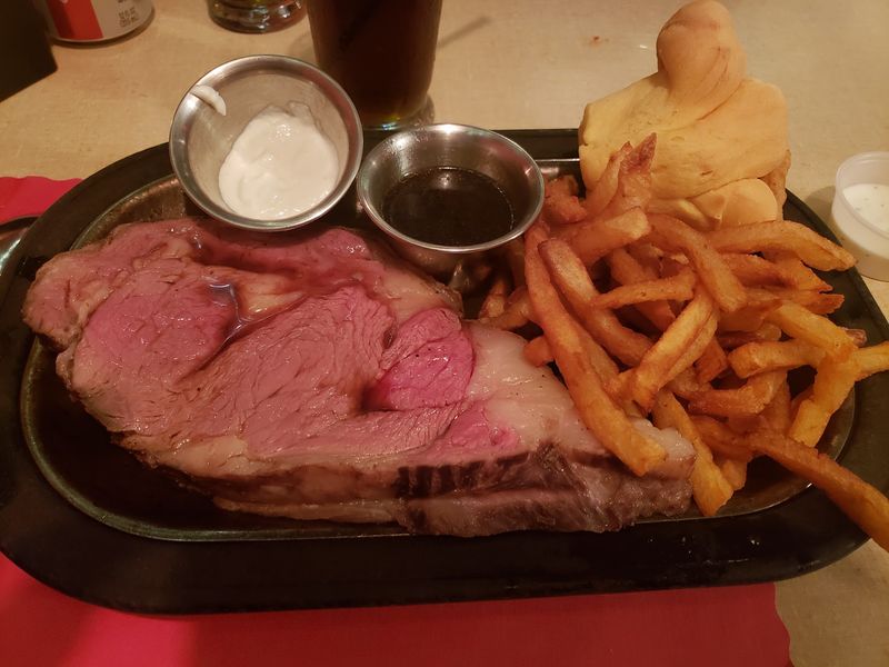 Prime Rib That Regulars Plan Around