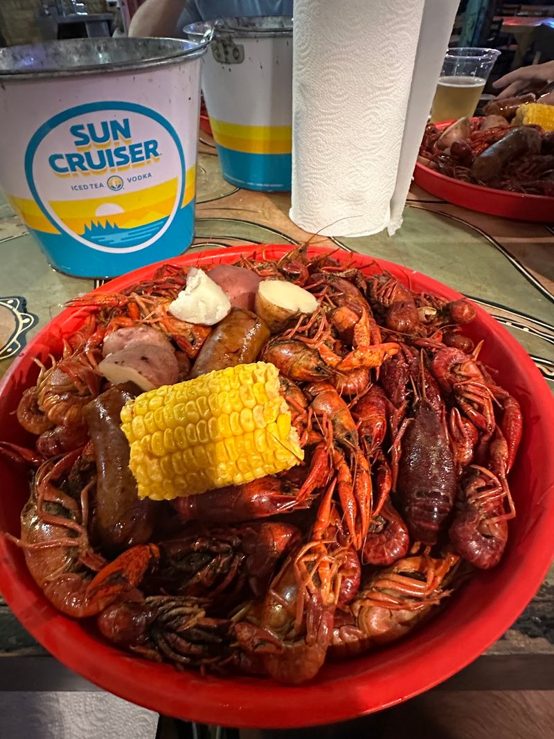 The Crawfish House And Grill - Ocean Springs