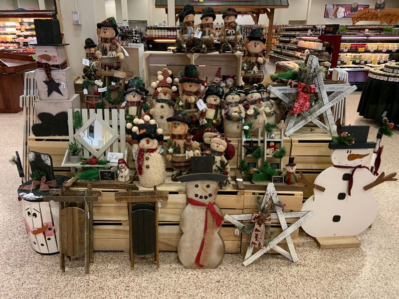 Sheds, Furniture, And Gift Aisles