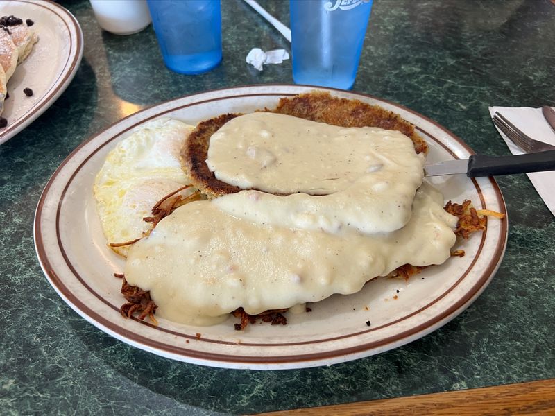 Lunch Favorites Worth Staying For