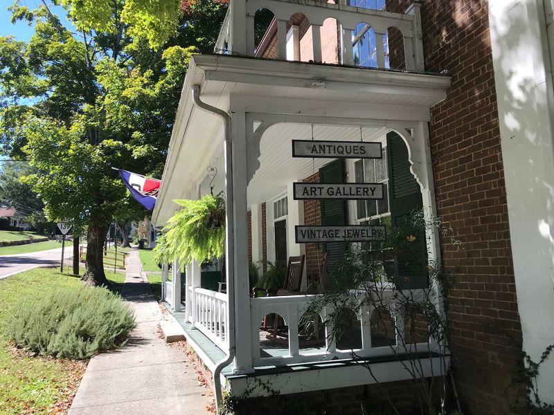 The Shoppes At Roper Mansion