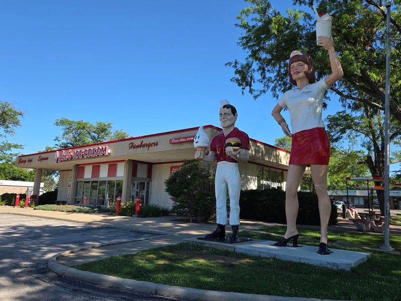 Carl Ice Cream Muffler Man, Normal, IL