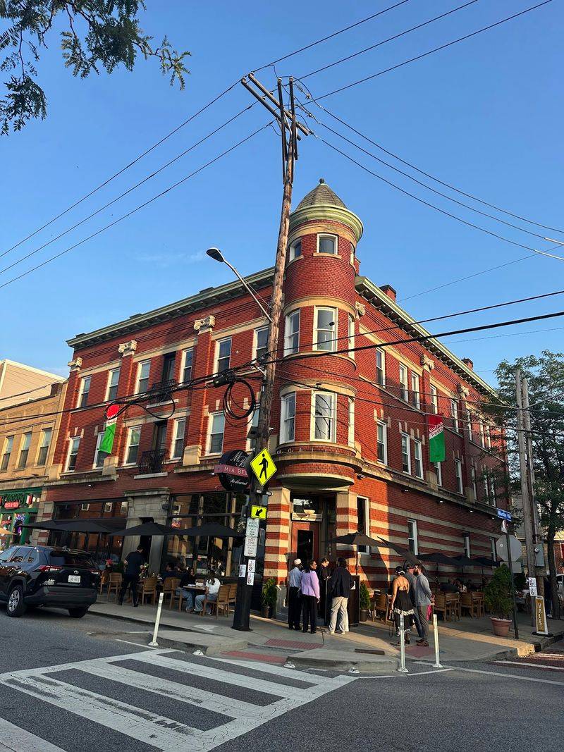 Mia Bella Restaurant, Modern Flavors In Little Italy