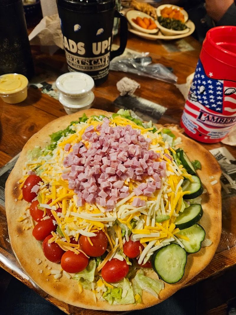 An Old Fashioned Gift Shop Turns Dinner Into A Full Roadside Experience