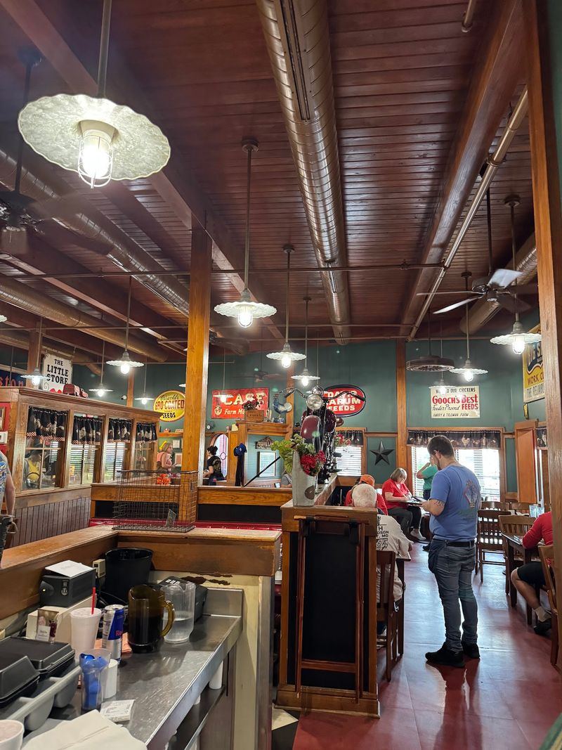 Corner Cafe Riverside