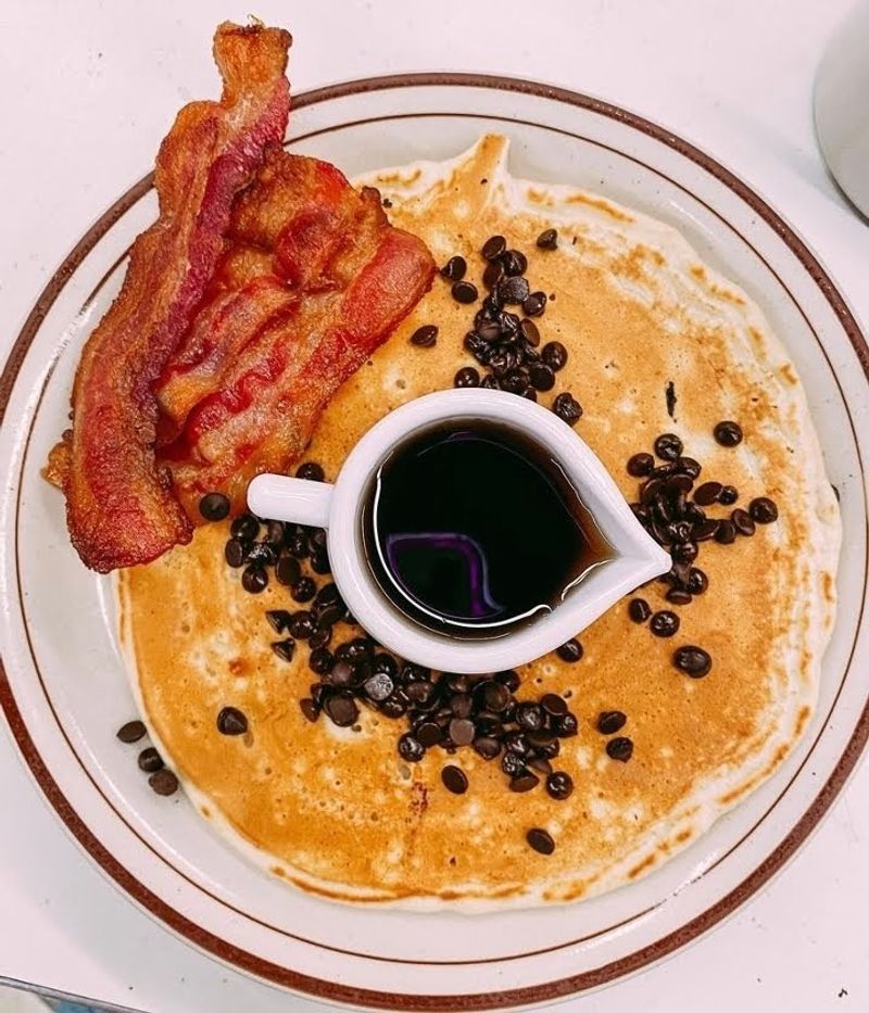 A Griddle With A Reputation Bigger Than Its Plates