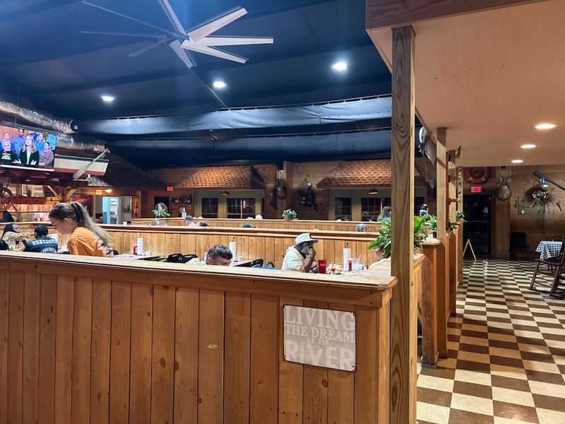 Mack's On The River - Hattiesburg