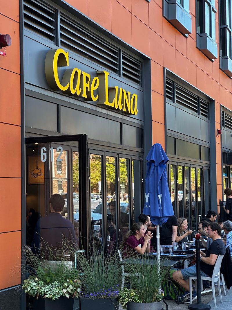 Cafe Luna