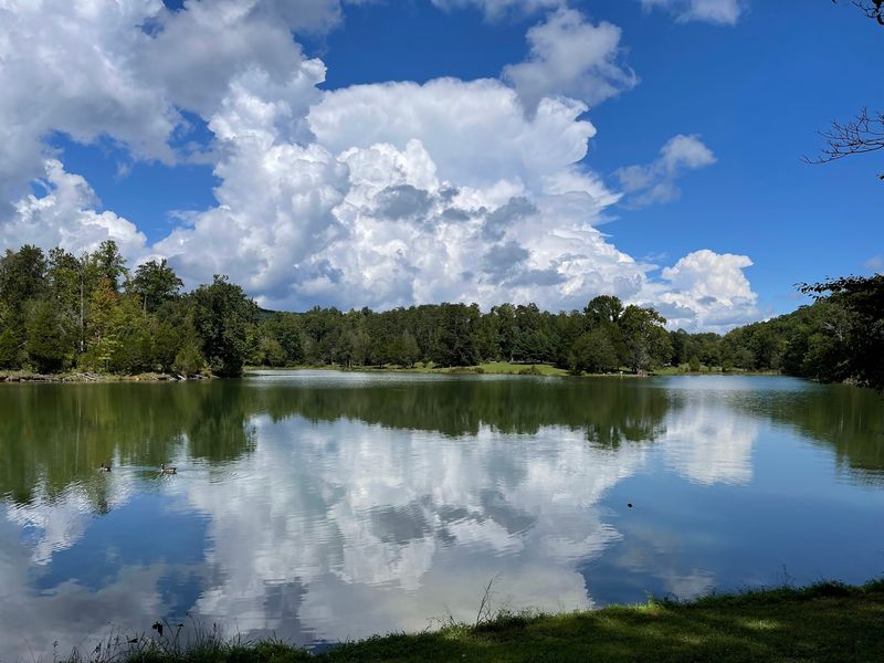 Big Ridge Lake Turns Everything Peaceful Again