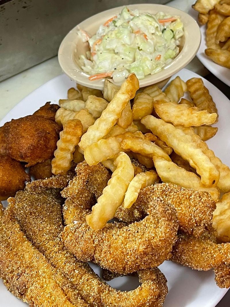 A Country Road Feast Worth The Detour