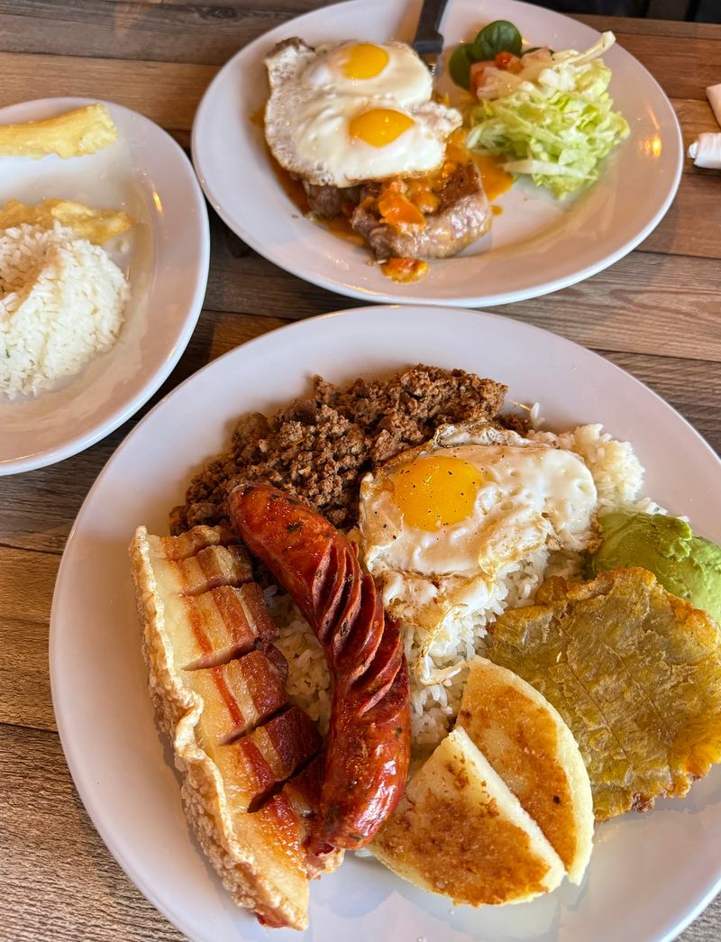  Los Kioskos - Colombian Cuisine