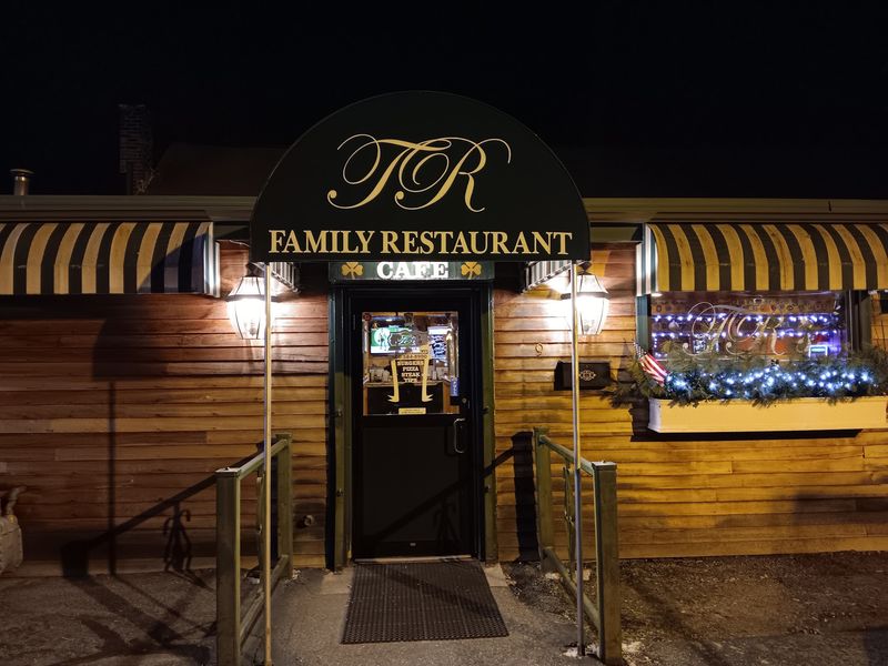 Tinrays Family Restaurant