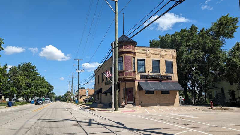Art & Alma's Century Inn