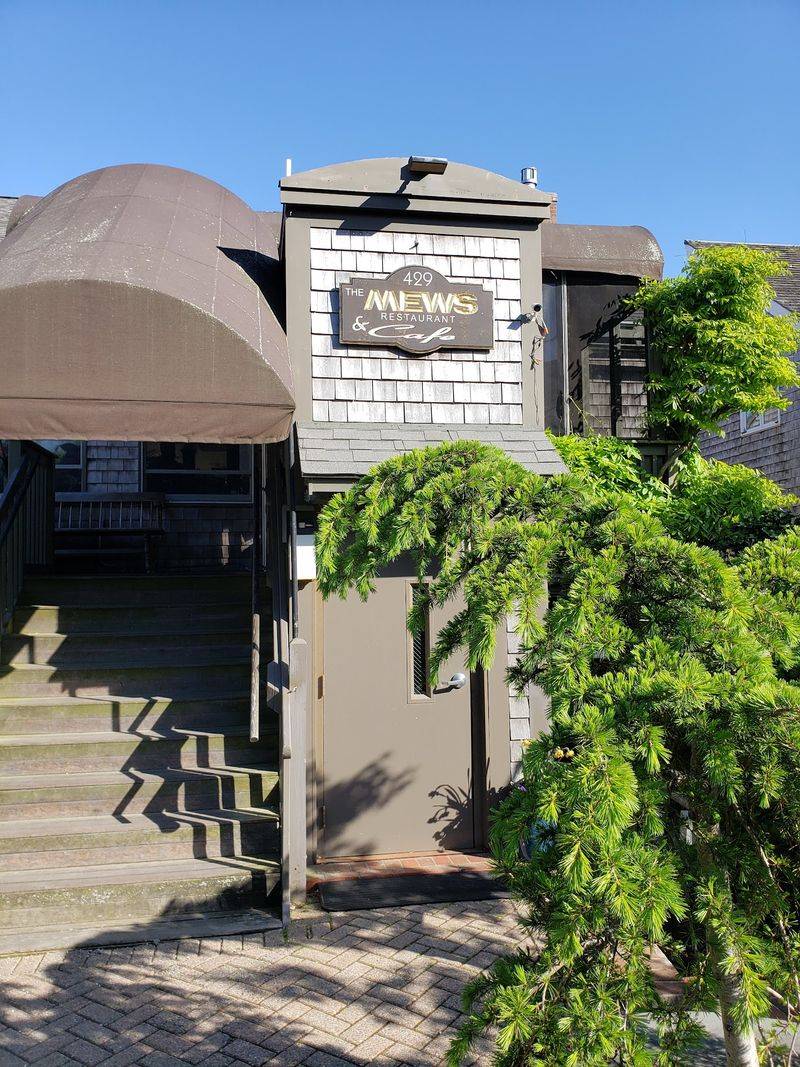 The Mews Restaurant & Cafe