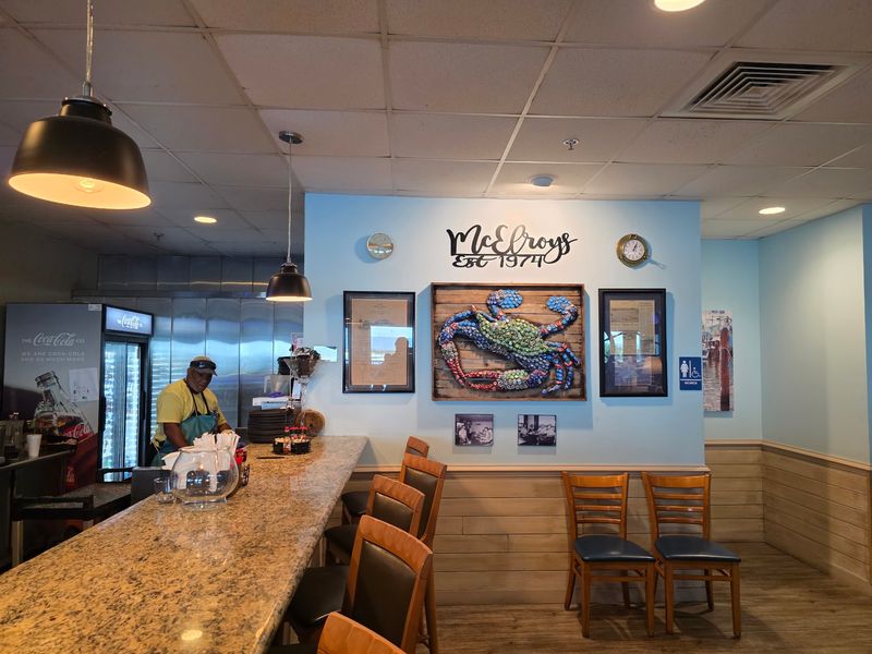 McElroy's Harbor House - Biloxi