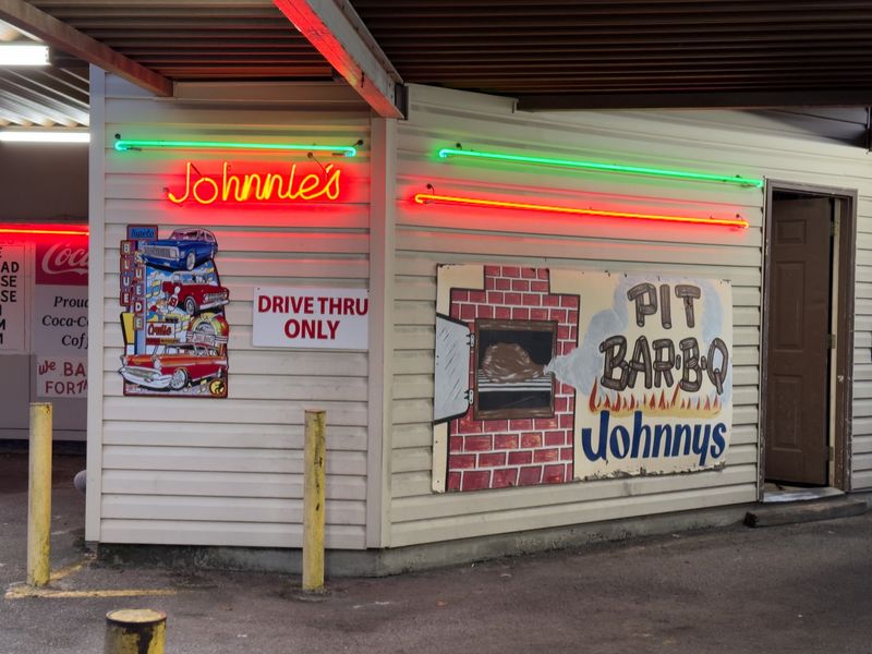 Johnnie's Drive In