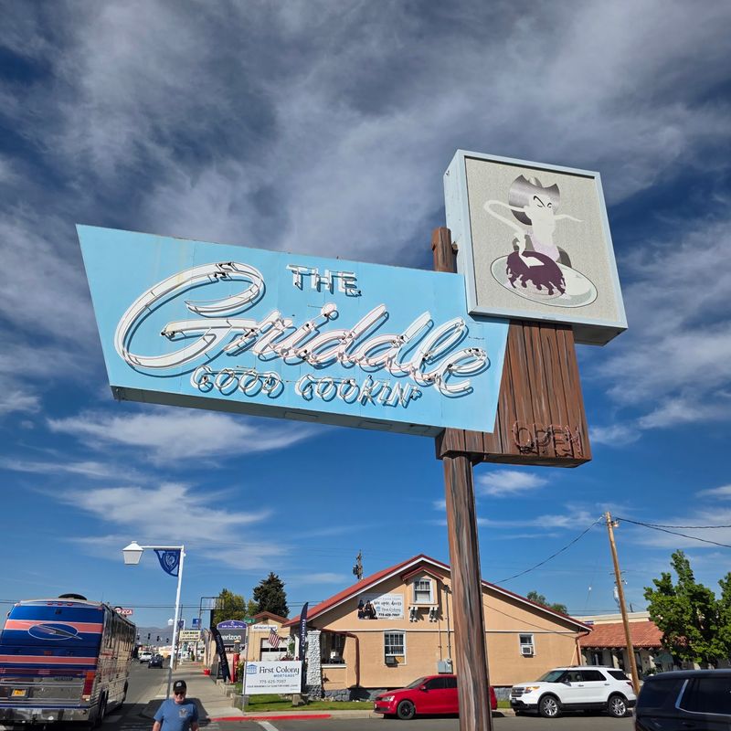 A Neon Sign That Stops Traffic On The Boulevard