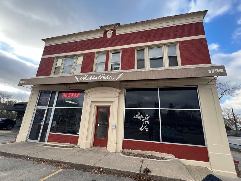 A Storefront That Hides Its Best Cards