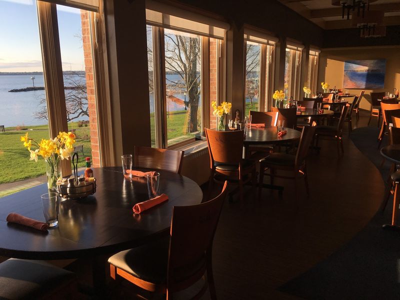 Lakeside Restaurant At The Bayfield Inn