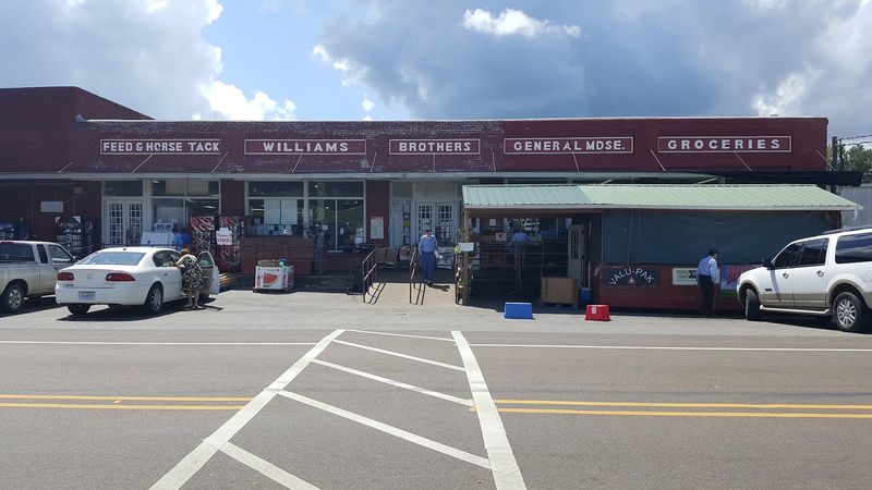 A Country Store That Refuses To Modernize