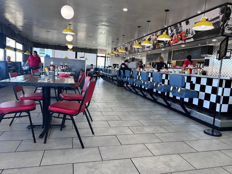 A Breakfast Counter That Sets The Tone Early