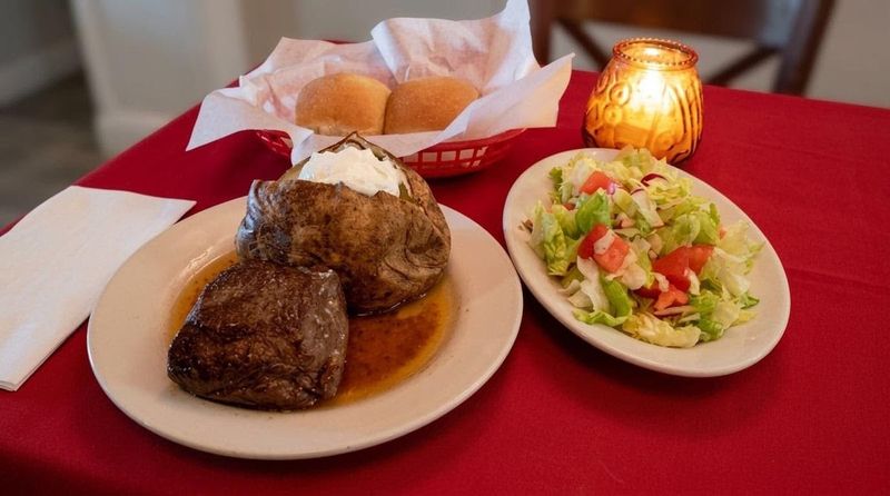 Prime Rib That Keeps The Regulars Loyal