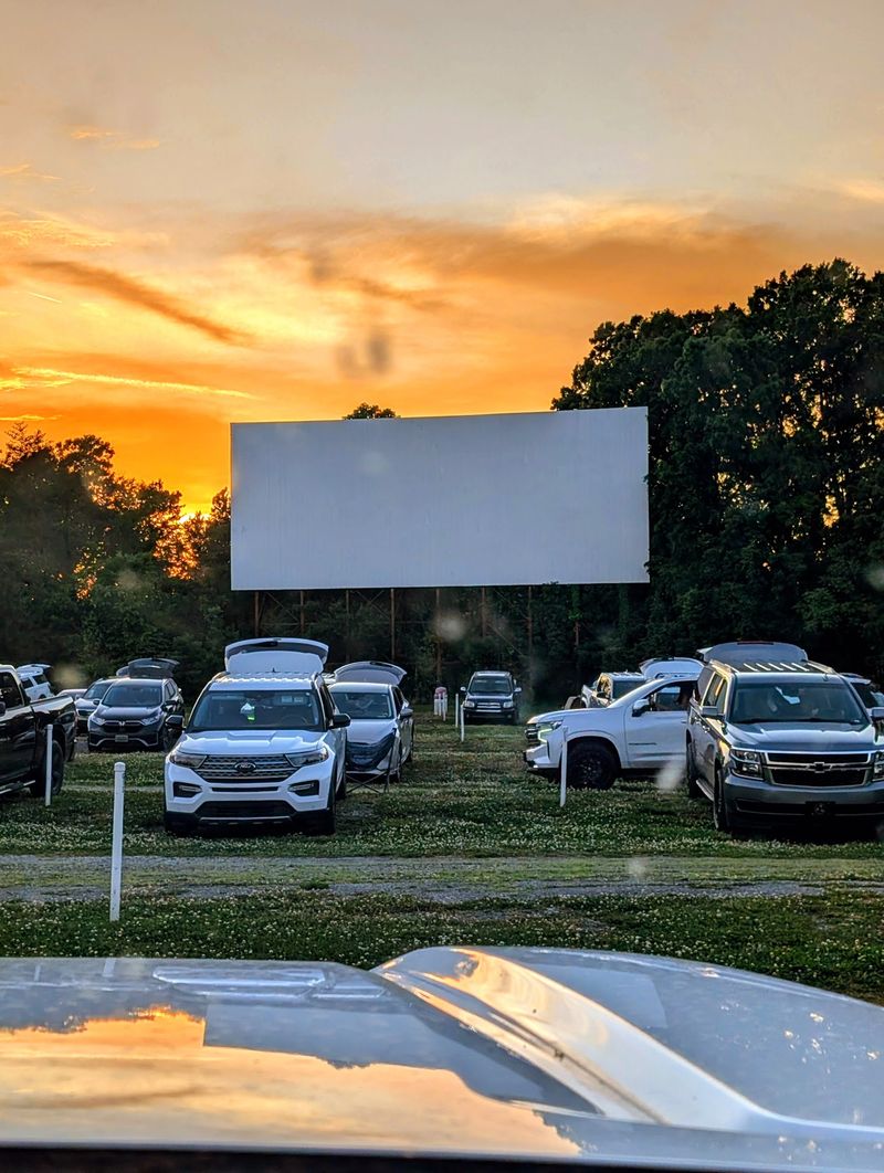 A White Screen Off Lamar Alexander Parkway