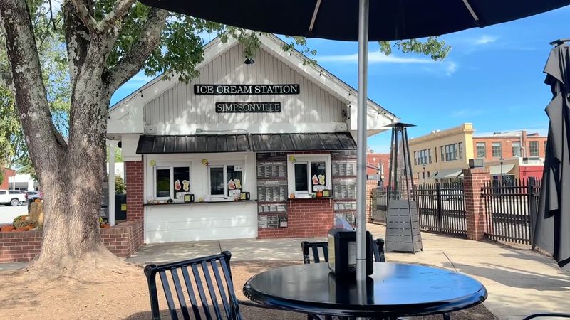 A Walk-Up Window With Small-Town Charm