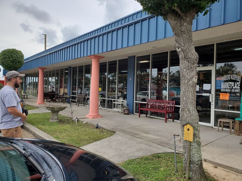 A Wide Building Off Veterans Avenue