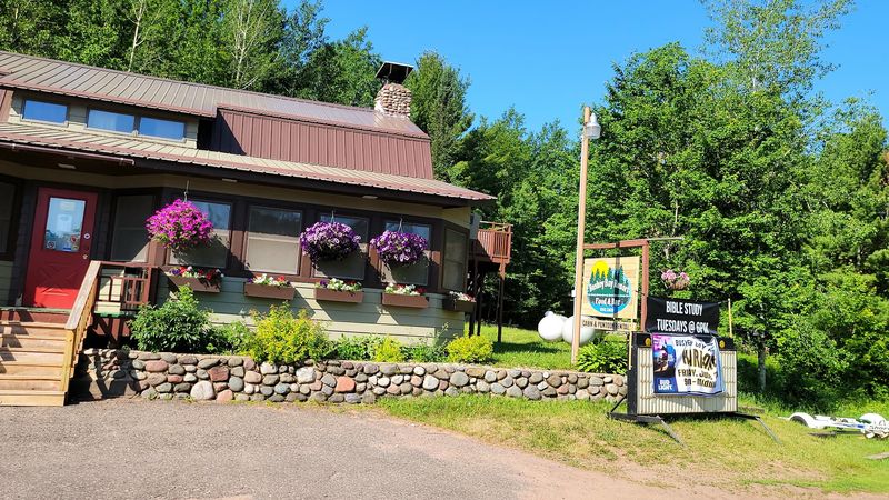 A Lakeside Supper Club With Deep Roots In The Northwoods