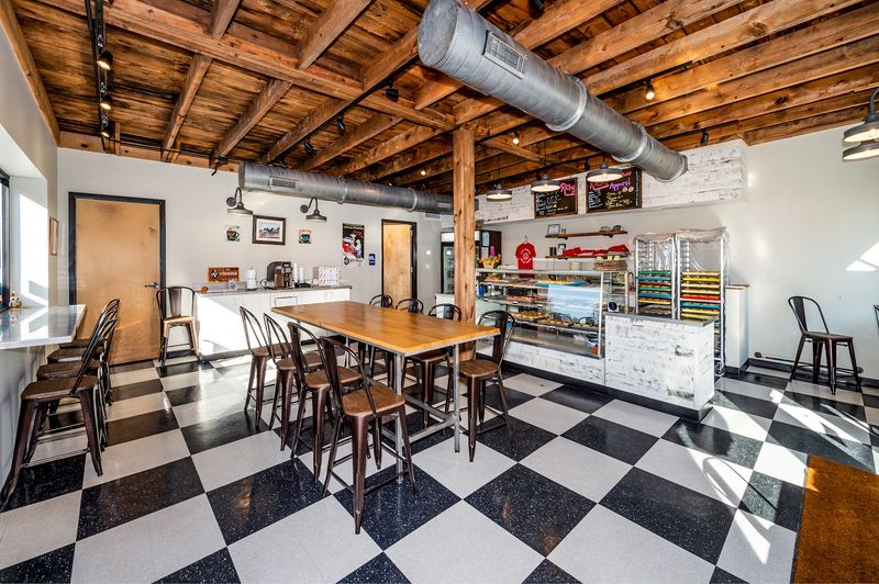 Tennessee's Oldest Donut Shop Is Still Selling Out