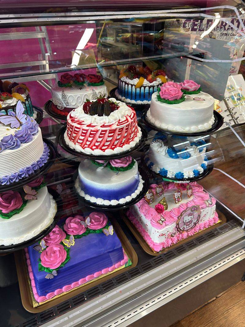 Custom Cakes for Birthdays and Big Days