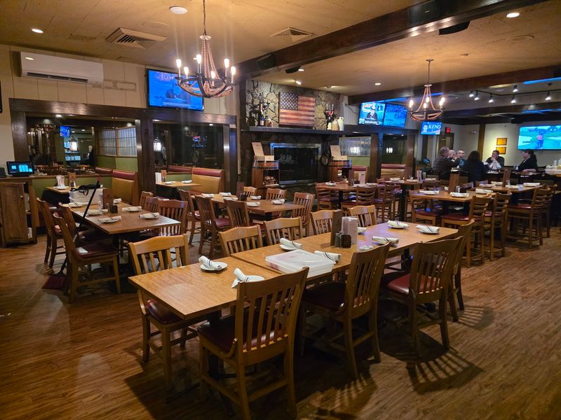 Families Fill These Tables Happily