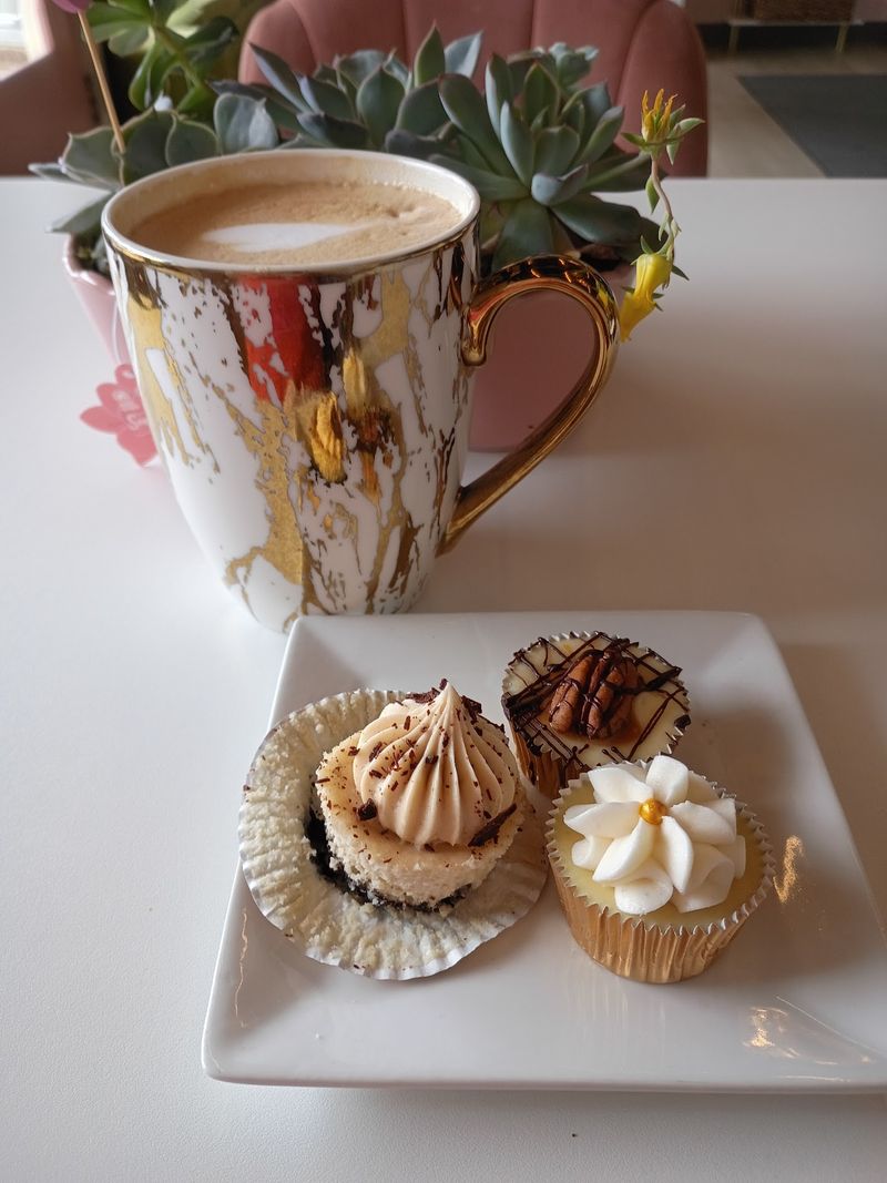 Coffee Drinks That Hold Their Own Beside The Dessert