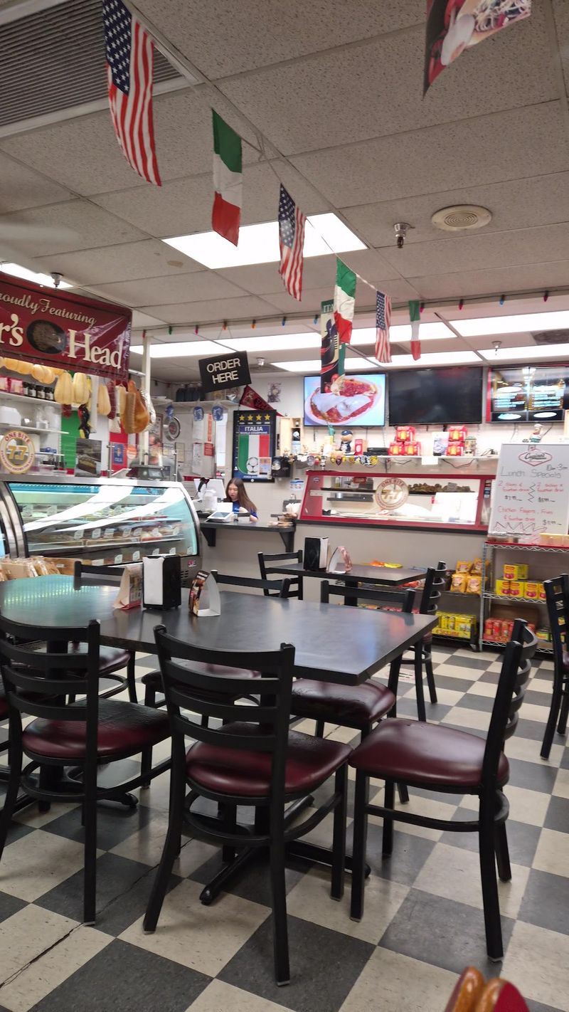 Cugino's Italian Deli & Pizzeria, Las Vegas