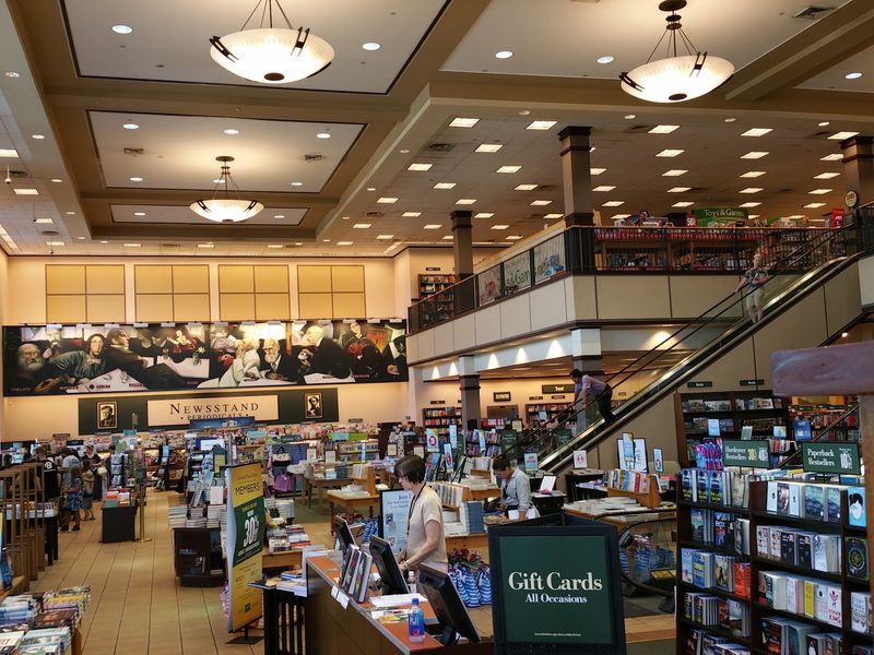 Gifts, Journals, And Magazine Stacks