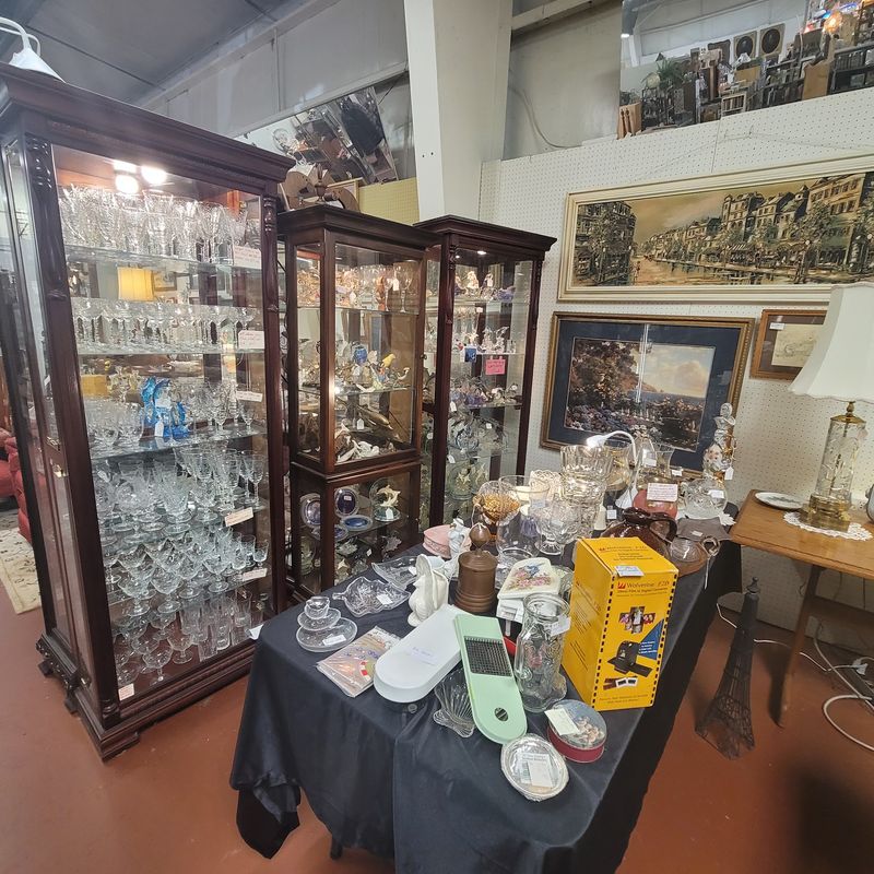 Buncombe Antiques Mall, Taylors