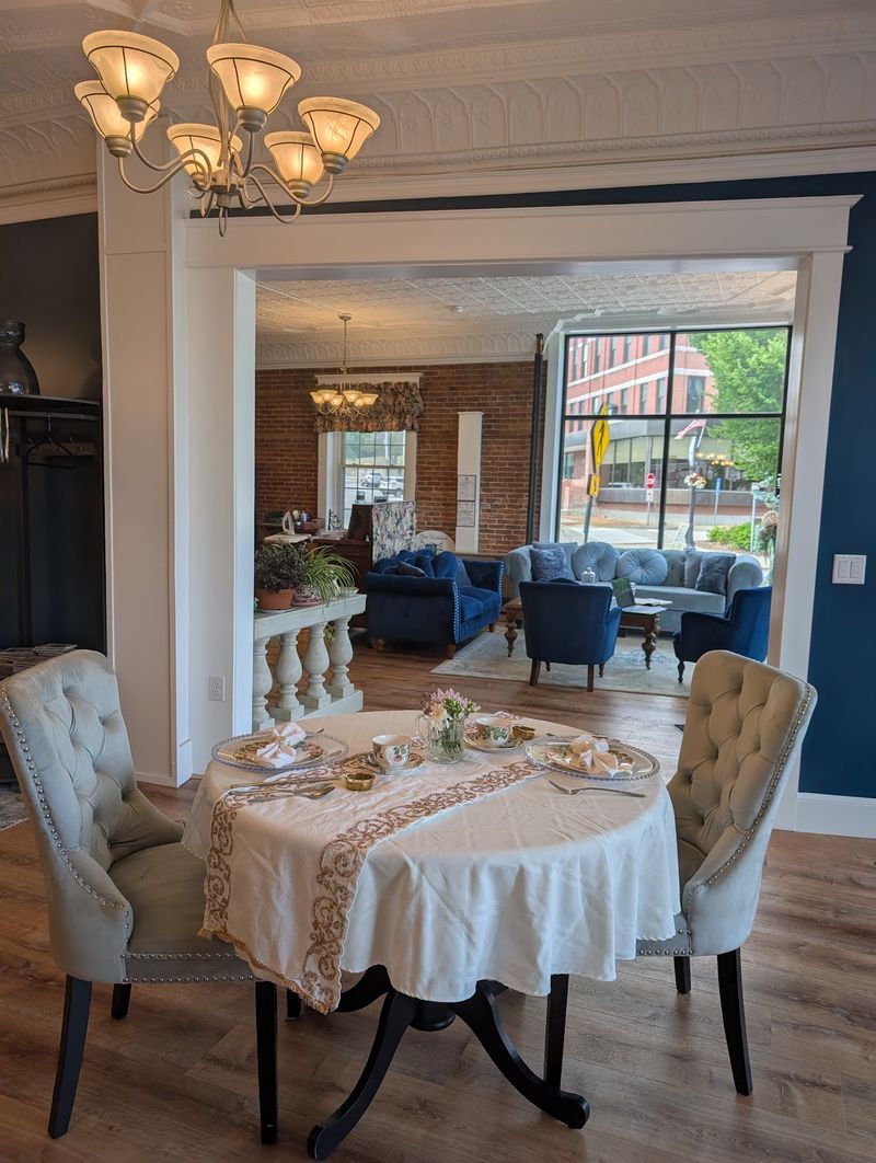 Arianna's Tea Room, Bristol