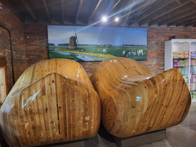 World's Largest Wooden Shoes, Casey, IL