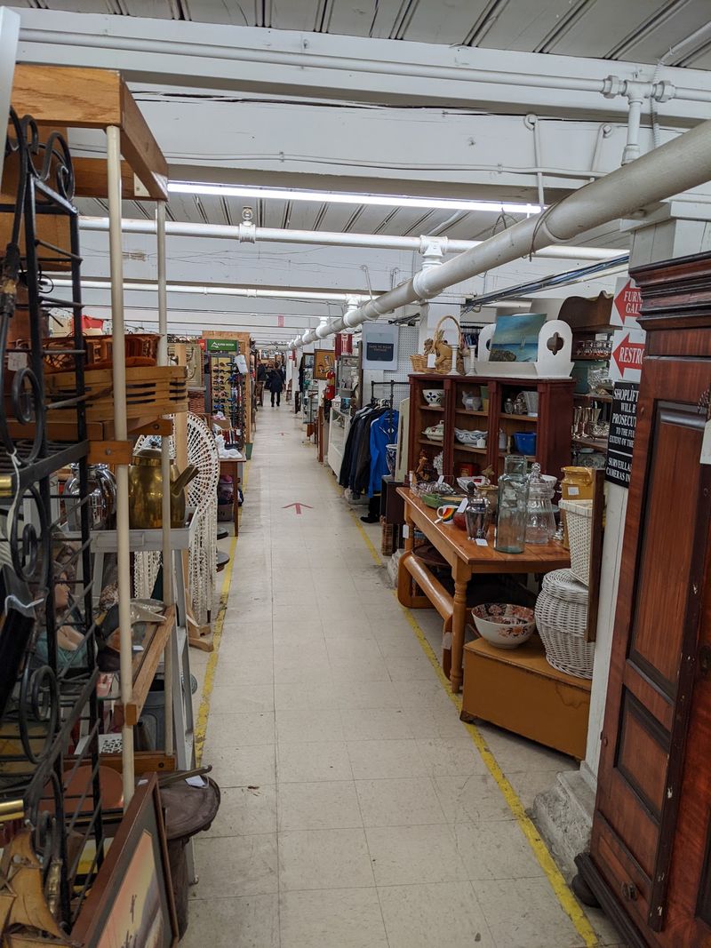 New Bedford Antiques At The Cove