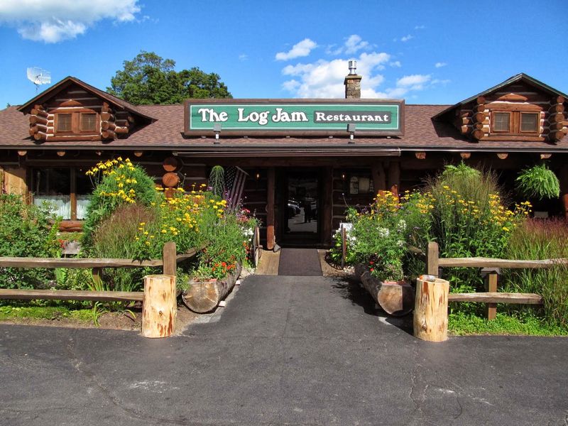 The Log Jam Restaurant - Lake George