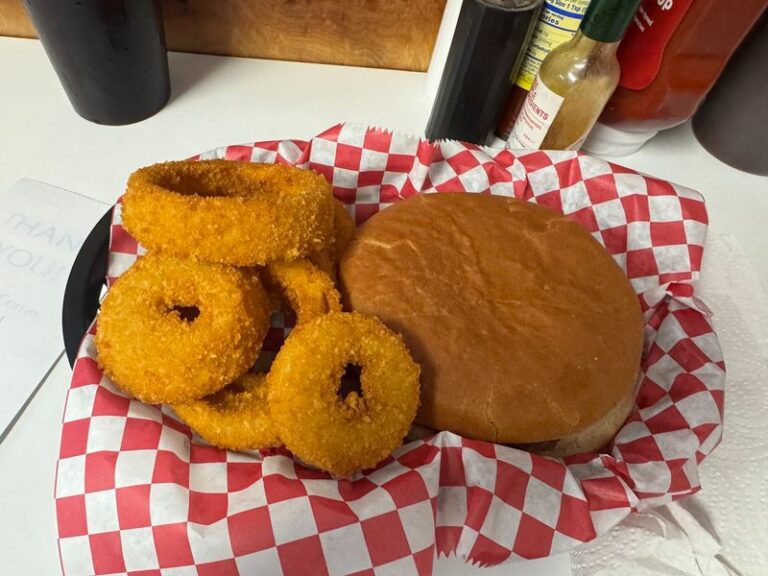This Cash-Only Mississippi Drive-In Has Been Serving Doughburgers And Onion Rings Since 1945