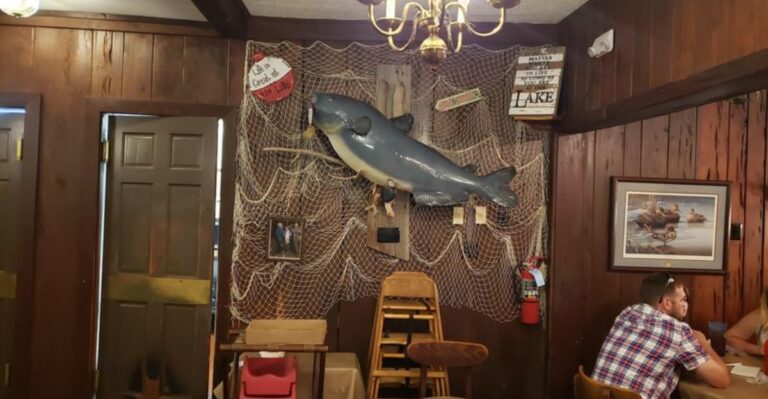 Families Have Ordered All-You-Can-Eat Catfish At This Tennessee Restaurant For Nearly A Century