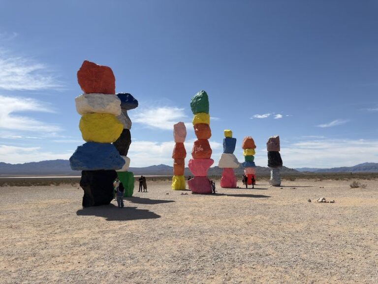 These 35-Foot Painted Boulder Towers Rise From The Nevada Desert And Cost Nothing To Visit