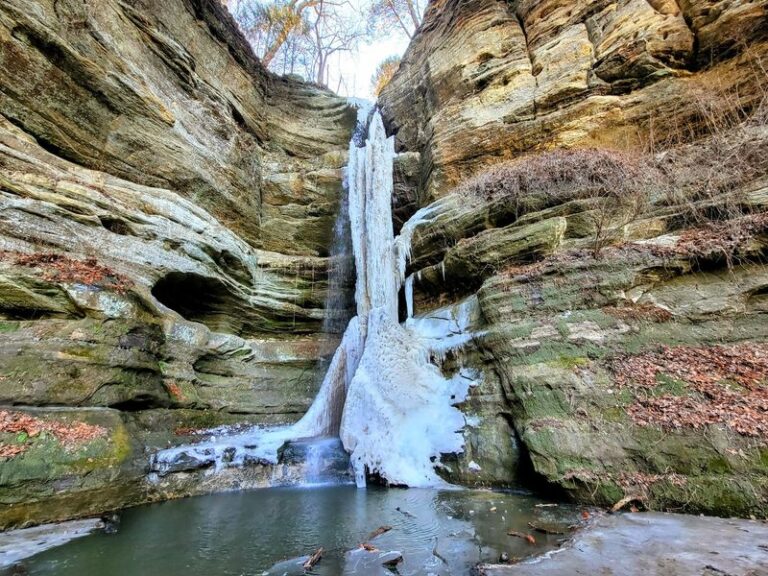 Your Kids Trade The Playground For 18 Canyons At This Illinois State Park