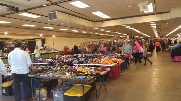 Shoppers Fill A Whole Cart For $15 At These 15 Sprawling Tennessee Swap Meets