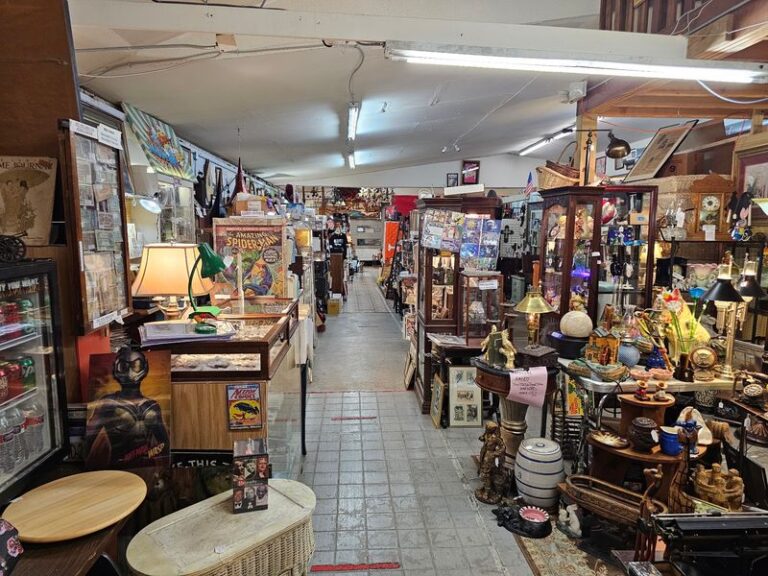 These 7 Massive Mississippi Antique Malls Turn A Rainy Saturday Into An All-Day Treasure Hunt