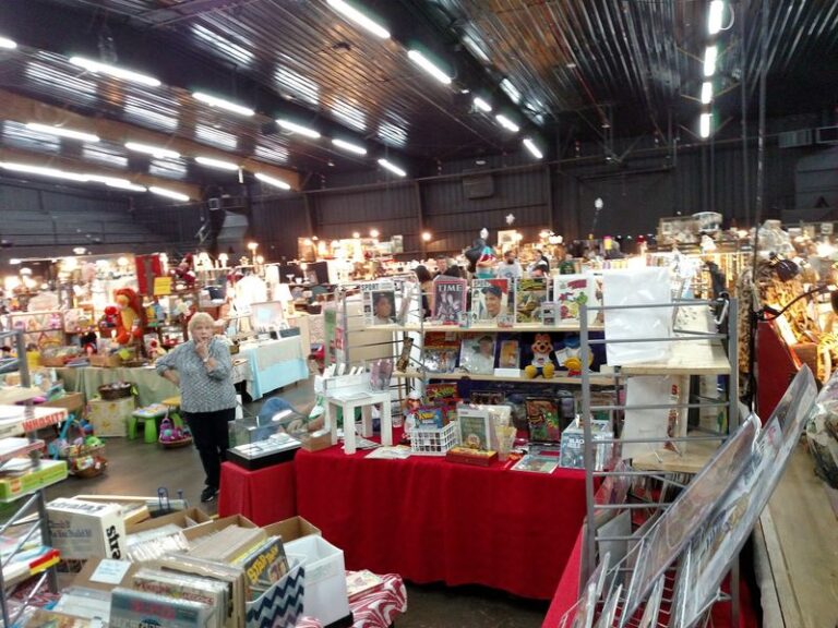 9 Tennessee Flea Markets Where The Deals Look Like Somebody Made A Mistake